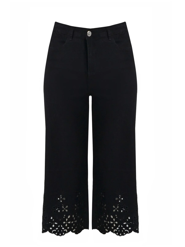Τζιν cropped με κέντημα σε μαύρο χρώμα mat fashion - Ιδέες για Casual και Σικ Βραδινό Ντύσιμο με Τζιν & Στυλιστικά Tips